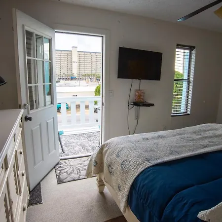 Oceanview Oasis - Relax With Hot Tub, Breakfast, Fire Pit & Putting Green! Panama City Beach Exterior photo