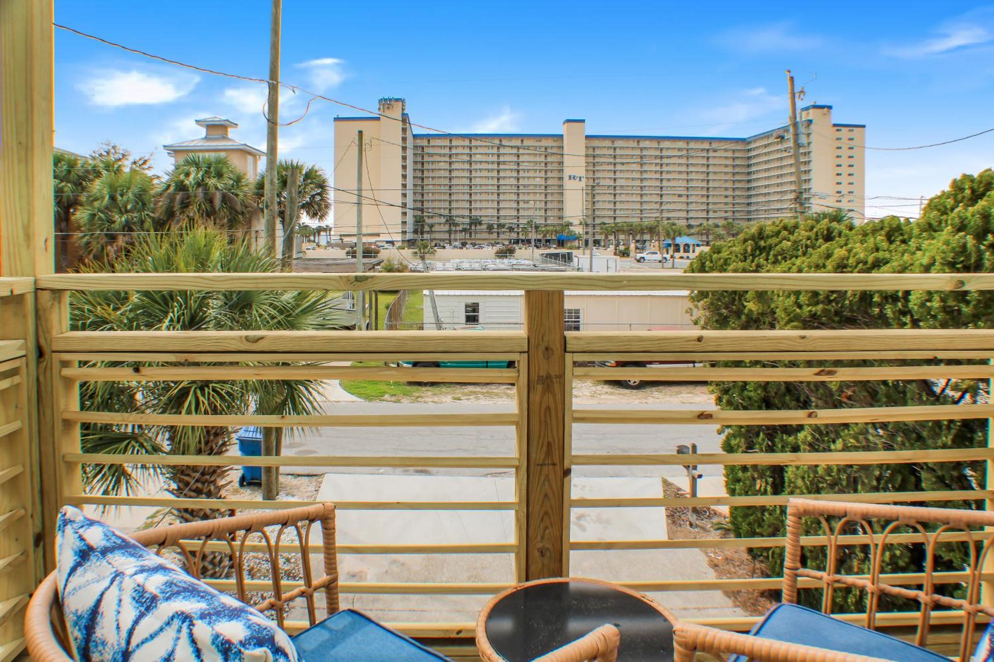 Hébergement de vacances Oceanview Oasis - Relax With Hot Tub, Breakfast, Fire Pit & Putting Green!